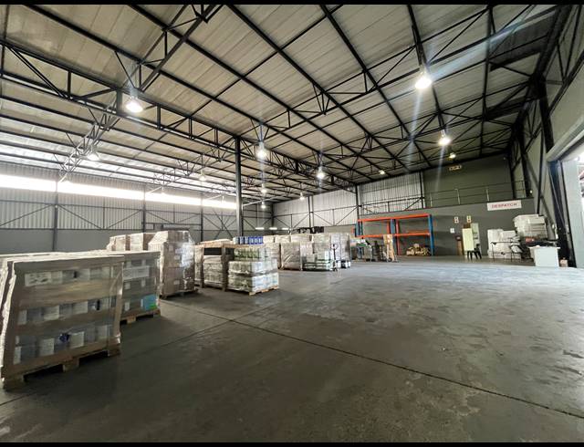 1,551M² WAREHOUSE TO LET IN SPARTAN